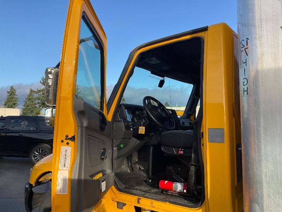 Medium Duty Box Truck-Light and Medium Duty Trucks-International-2021-MV607-Kent-WA-179,813\n\t\tmiles-$ 39,500 - Image 15