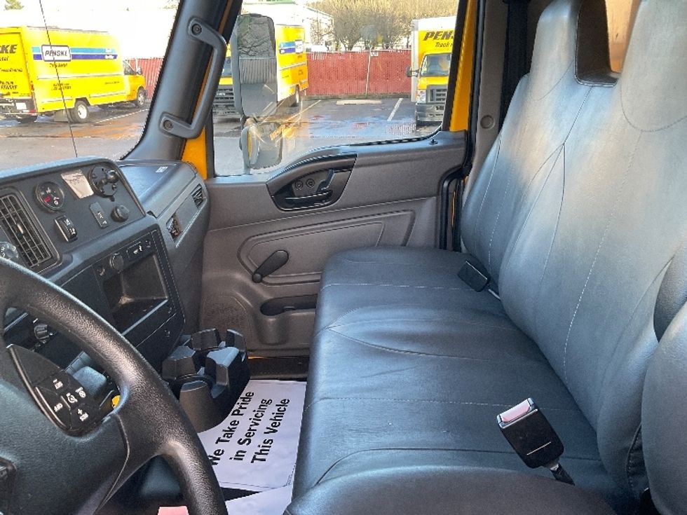 Medium Duty Box Truck-Light and Medium Duty Trucks-International-2021-MV607-Kent-WA-179,813\n\t\tmiles-$ 39,500 - Image 16