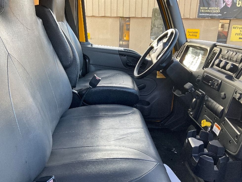 Medium Duty Box Truck-Light and Medium Duty Trucks-International-2021-MV607-Kent-WA-179,813\n\t\tmiles-$ 39,500 - Image 19