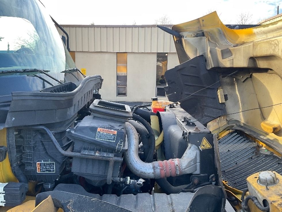 Medium Duty Box Truck-Light and Medium Duty Trucks-International-2021-MV607-Kent-WA-179,813\n\t\tmiles-$ 39,500 - Image 20