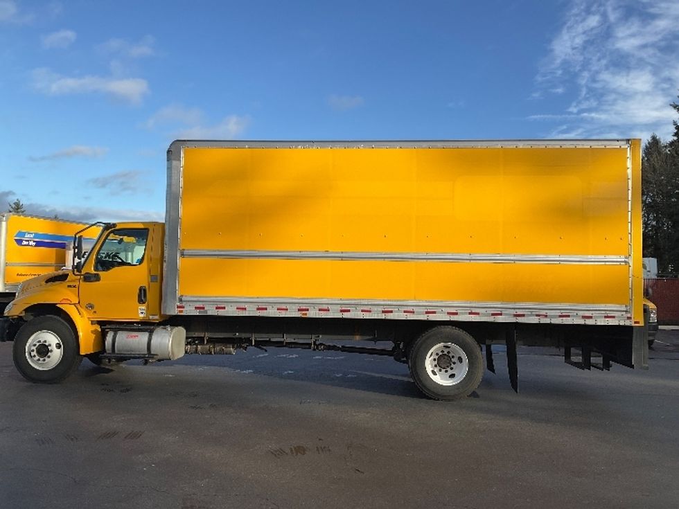 Medium Duty Box Truck-Light and Medium Duty Trucks-International-2021-MV607-Kent-WA-179,813\n\t\tmiles-$ 39,500 - Image 4