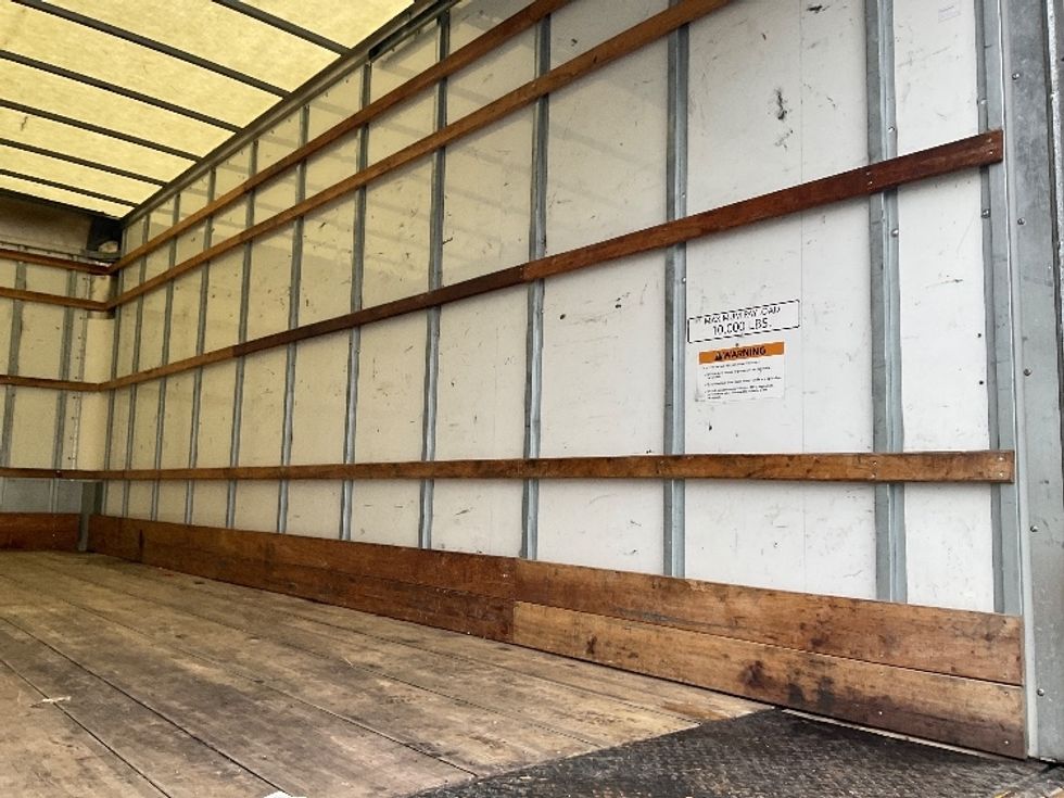 Medium Duty Box Truck-Light and Medium Duty Trucks-International-2021-MV607-Kent-WA-182,770\n\t\tmiles-$ 38,500 - Image 12