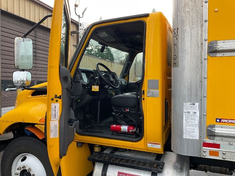 Medium Duty Box Truck-Light and Medium Duty Trucks-International-2021-MV607-Kent-WA-182,770\n\t\tmiles-$ 38,500 - Image 16