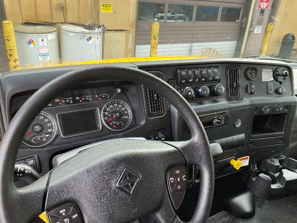 Medium Duty Box Truck-Light and Medium Duty Trucks-International-2021-MV607-Kent-WA-182,770\n\t\tmiles-$ 38,500 - Image 18