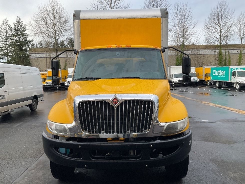 Medium Duty Box Truck-Light and Medium Duty Trucks-International-2021-MV607-Kent-WA-182,770\n\t\tmiles-$ 38,500 - Image 2