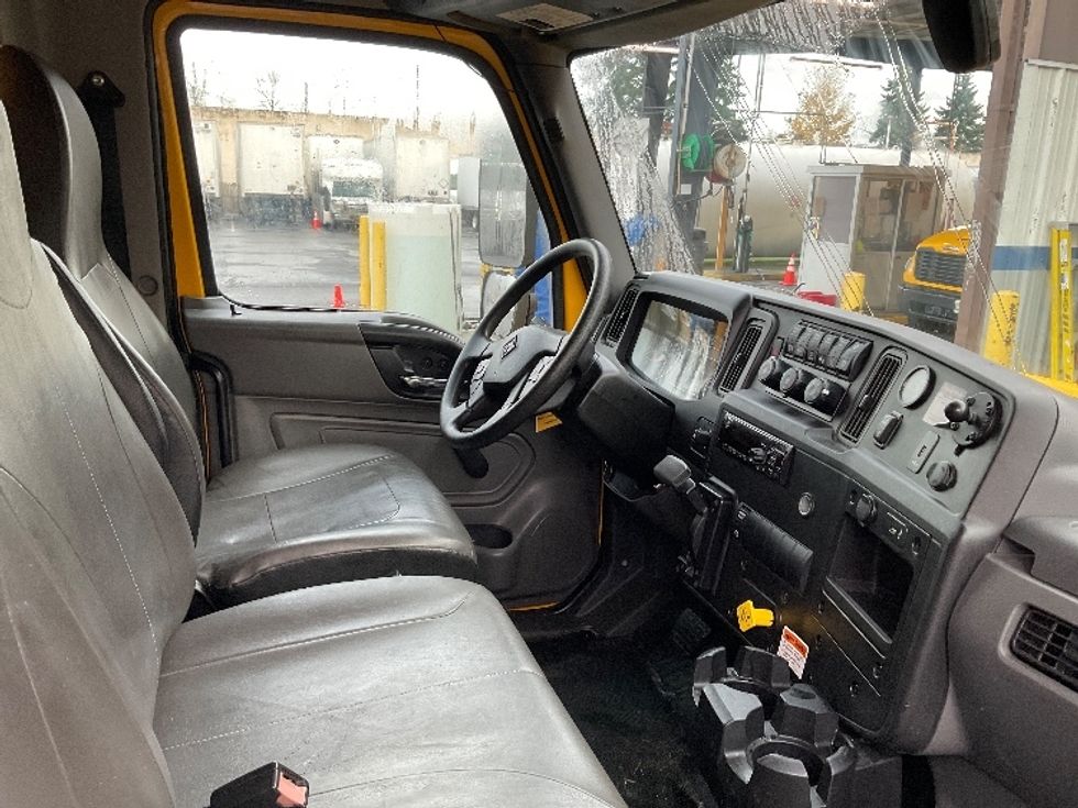 Medium Duty Box Truck-Light and Medium Duty Trucks-International-2021-MV607-Kent-WA-182,770\n\t\tmiles-$ 38,500 - Image 22