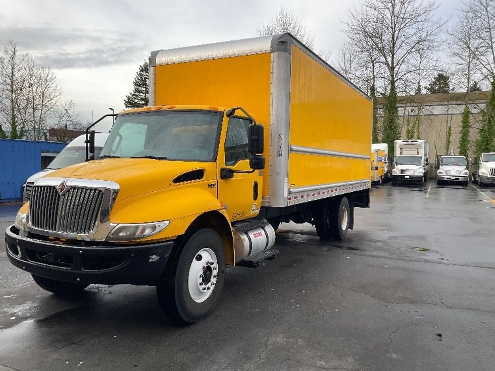 Medium Duty Box Truck-Light and Medium Duty Trucks-International-2021-MV607-Kent-WA-182,770\n\t\tmiles-$ 38,500 - Image 3