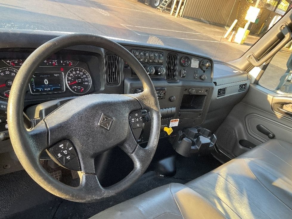 Medium Duty Box Truck-Light and Medium Duty Trucks-International-2021-MV607-Kent-WA-201,856\n\t\tmiles-$ 49,750 - Image 17