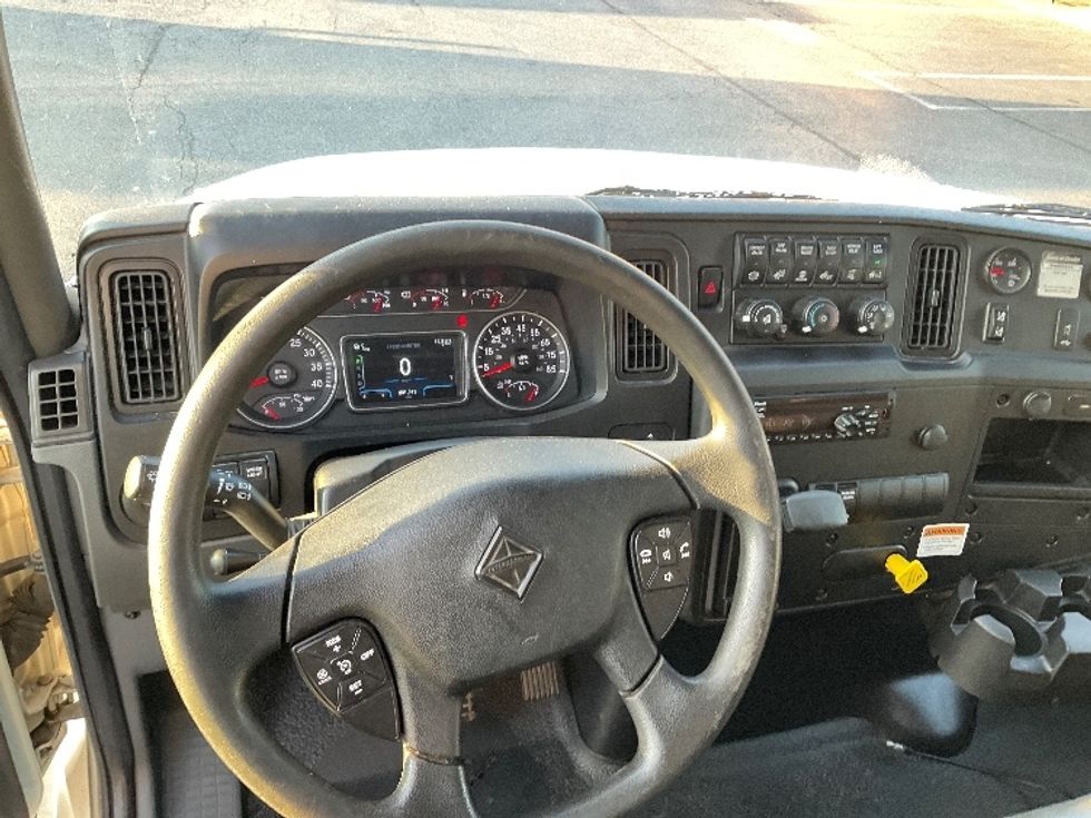 Medium Duty Box Truck-Light and Medium Duty Trucks-International-2021-MV607-Kent-WA-201,856\n\t\tmiles-$ 49,750 - Image 18