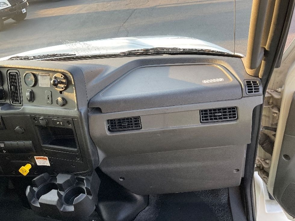 Medium Duty Box Truck-Light and Medium Duty Trucks-International-2021-MV607-Kent-WA-201,856\n\t\tmiles-$ 49,750 - Image 21