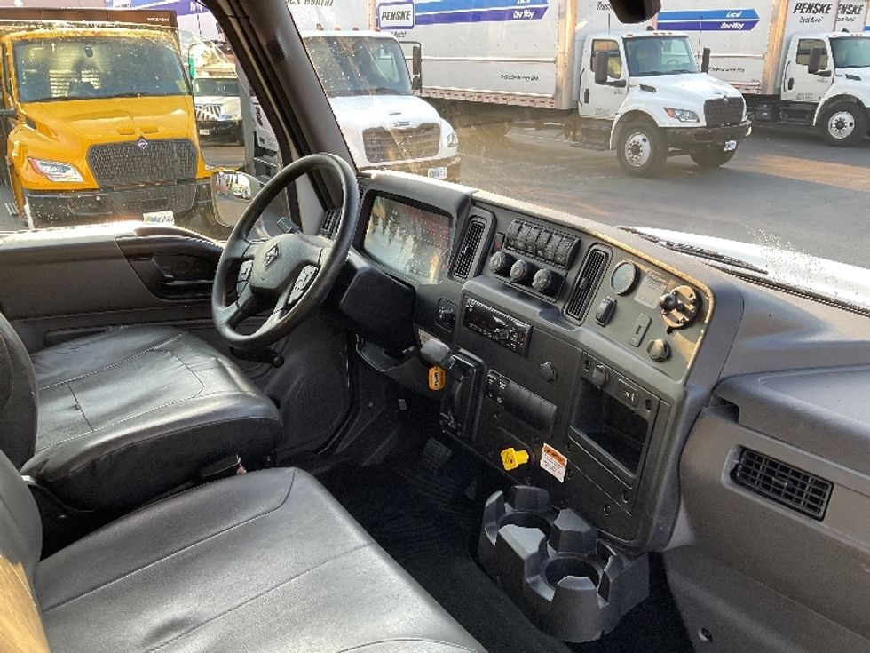 Medium Duty Box Truck-Light and Medium Duty Trucks-International-2021-MV607-Kent-WA-201,856\n\t\tmiles-$ 49,750 - Image 22