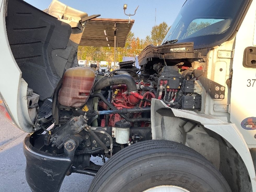 Medium Duty Box Truck-Light and Medium Duty Trucks-International-2021-MV607-Kent-WA-201,856\n\t\tmiles-$ 49,750 - Image 24