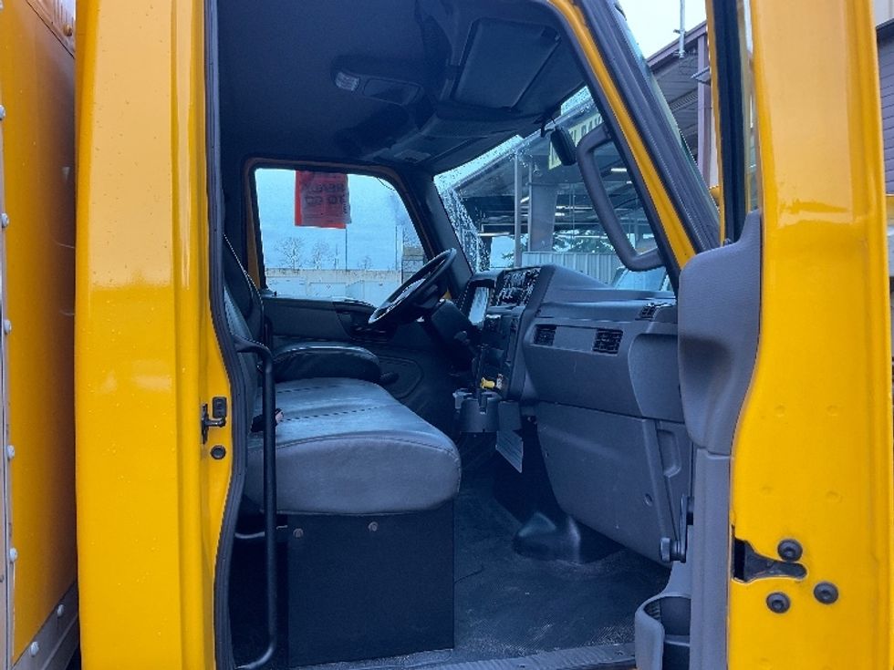Medium Duty Box Truck-Light and Medium Duty Trucks-International-2021-MV607-Kent-WA-222,977\n\t\tmiles-$ 37,500 - Image 16