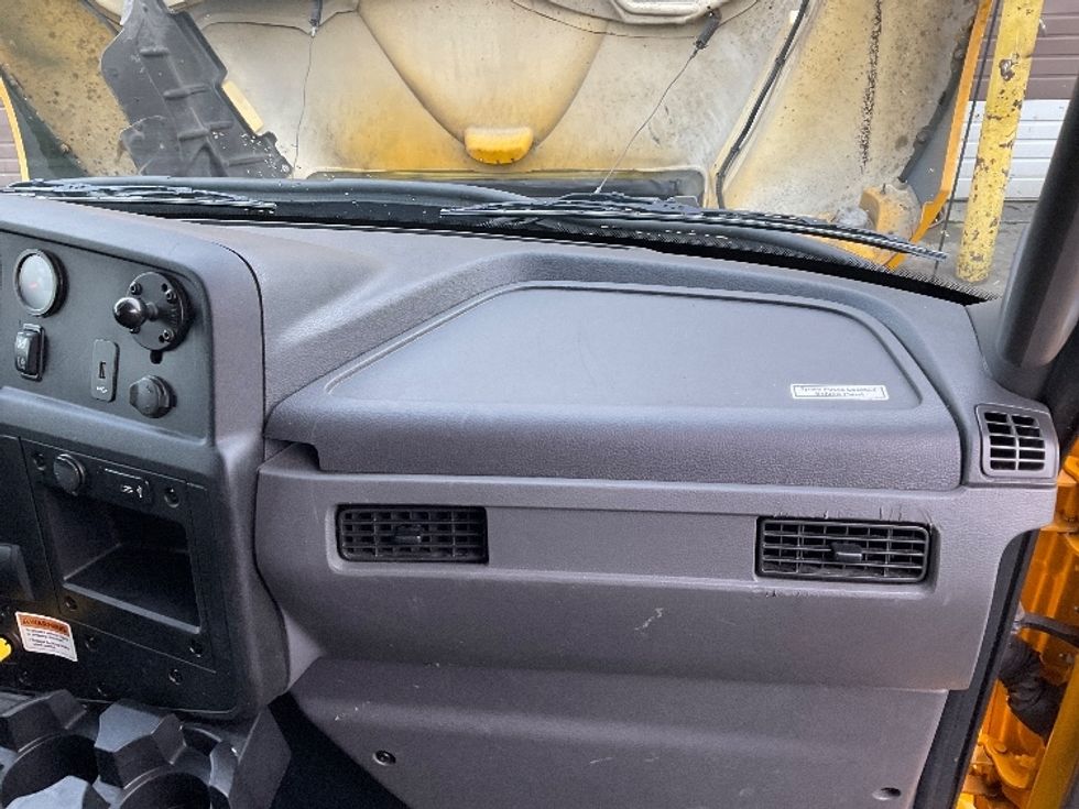 Medium Duty Box Truck-Light and Medium Duty Trucks-International-2021-MV607-Kent-WA-222,977\n\t\tmiles-$ 37,500 - Image 21