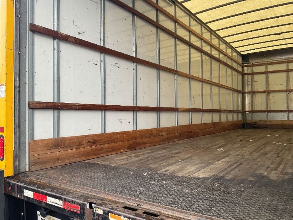 Medium Duty Box Truck-Light and Medium Duty Trucks-International-2021-MV607-Kent-WA-242,159\n\t\tmiles-$ 34,500 - Image 11