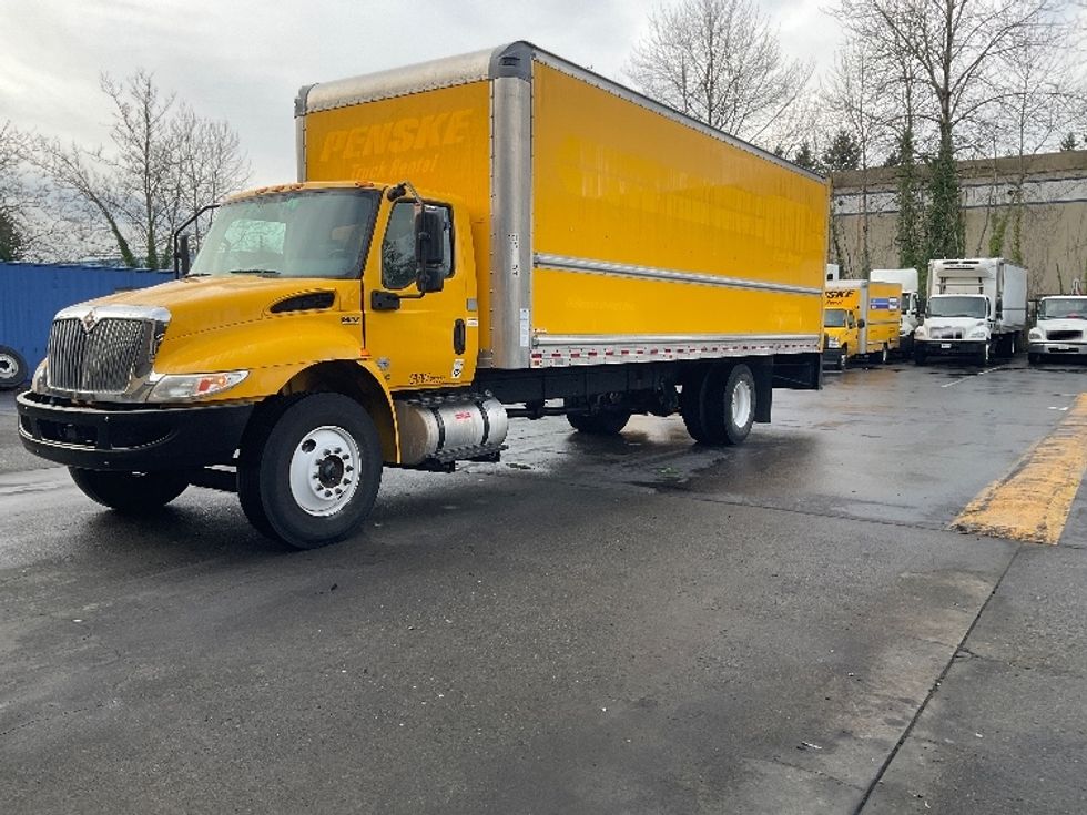 Medium Duty Box Truck-Light and Medium Duty Trucks-International-2021-MV607-Kent-WA-242,159\n\t\tmiles-$ 34,500 - Image 3