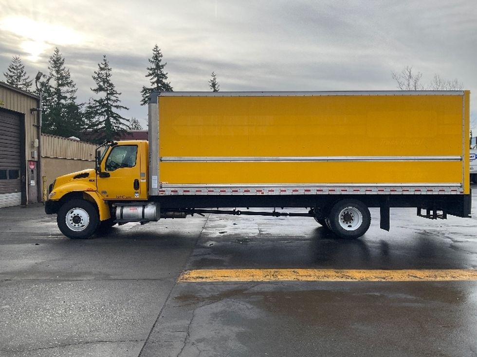 Medium Duty Box Truck-Light and Medium Duty Trucks-International-2021-MV607-Kent-WA-242,159\n\t\tmiles-$ 34,500 - Image 4