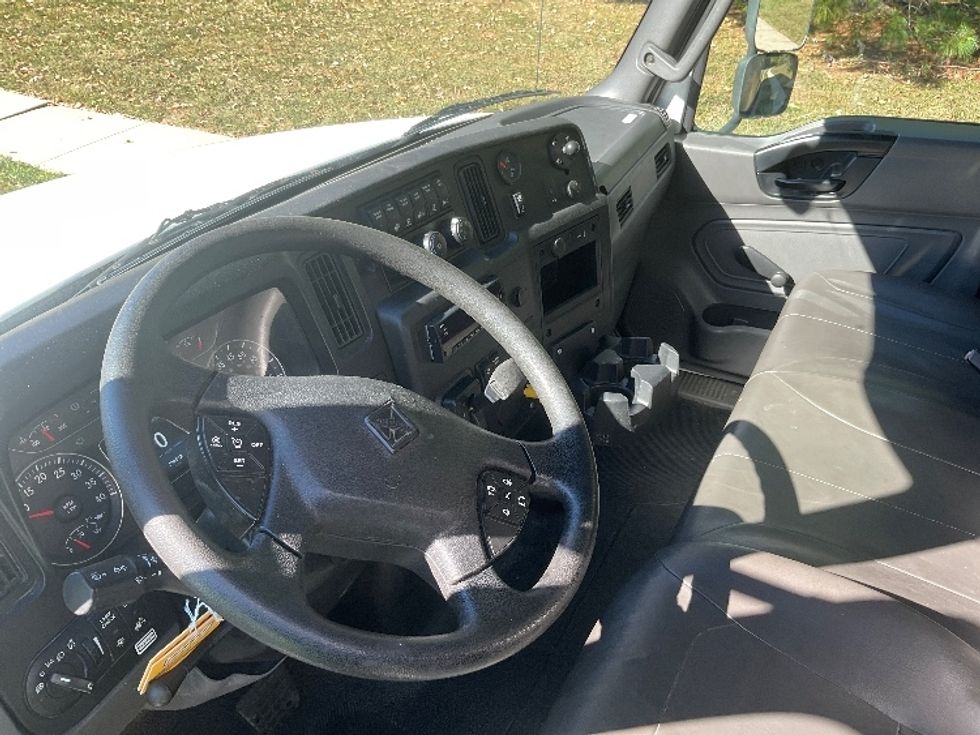 Medium Duty Box Truck-Light and Medium Duty Trucks-International-2021-MV607-King Of Prussia-PA-209,397\n\t\tmiles-$ 45,250 - Image 17