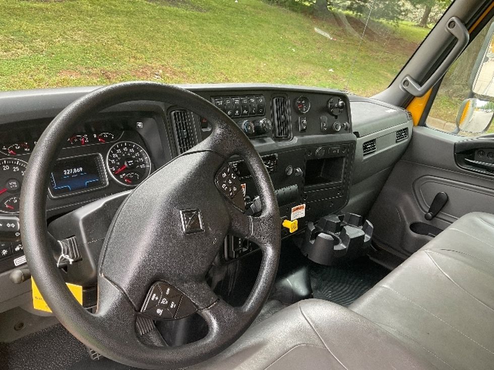 Medium Duty Box Truck-Light and Medium Duty Trucks-International-2021-MV607-King Of Prussia-PA-227,870\n\t\tmiles-$ 39,500 - Image 17