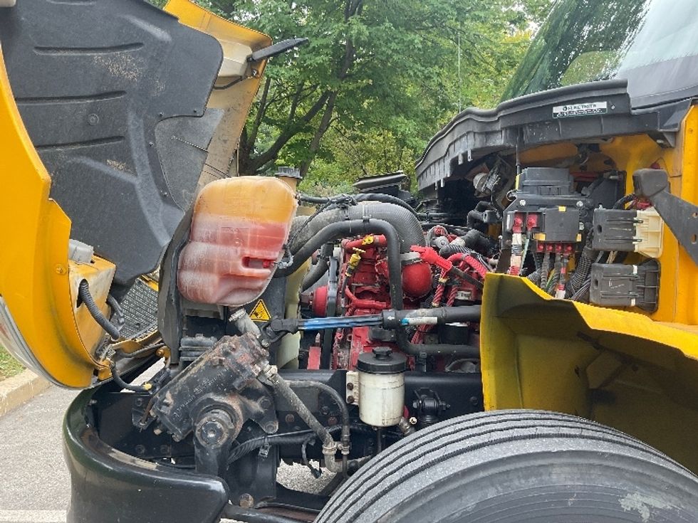 Medium Duty Box Truck-Light and Medium Duty Trucks-International-2021-MV607-King Of Prussia-PA-227,870\n\t\tmiles-$ 39,500 - Image 24
