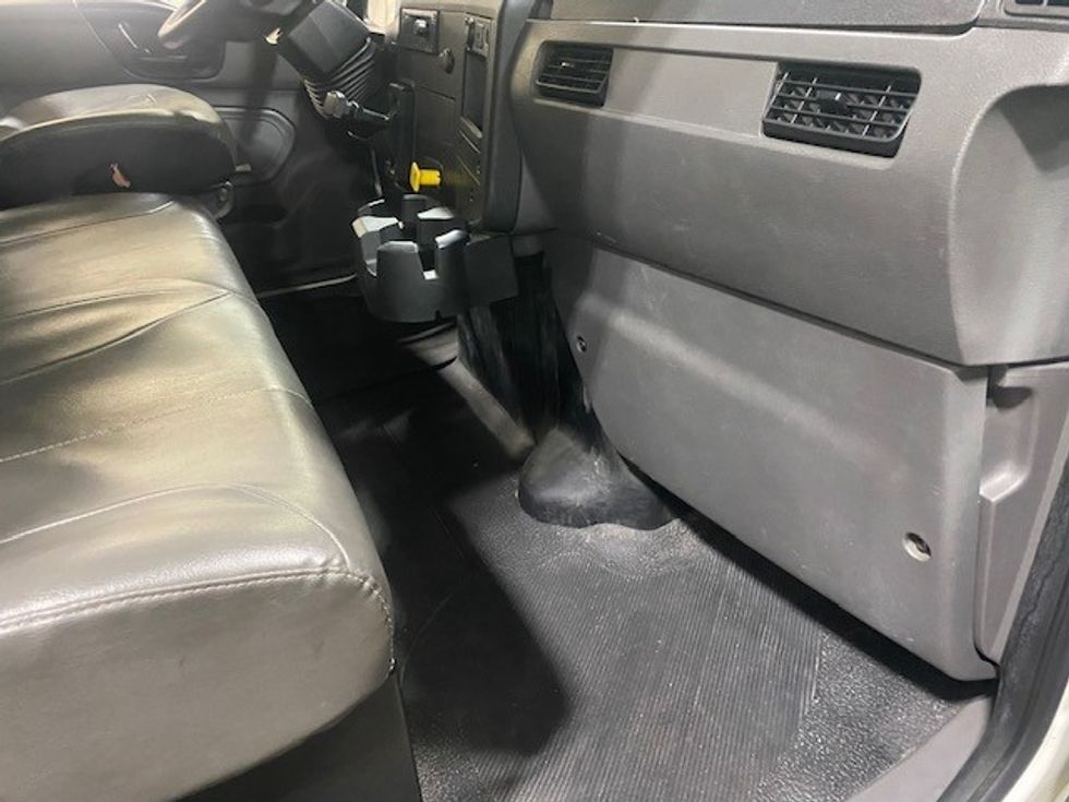 Medium Duty Box Truck-Light and Medium Duty Trucks-International-2021-MV607-King Of Prussia-PA-278,412\n\t\tmiles-$ 30,750 - Image 22