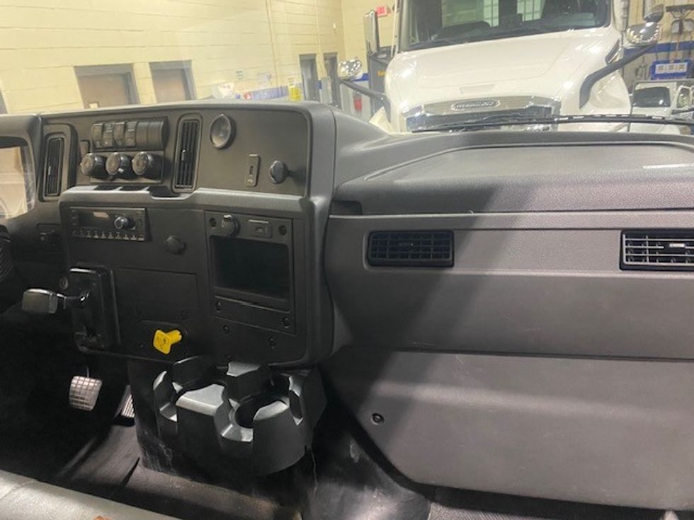 Medium Duty Box Truck-Light and Medium Duty Trucks-International-2021-MV607-King Of Prussia-PA-278,412\n\t\tmiles-$ 30,750 - Image 21