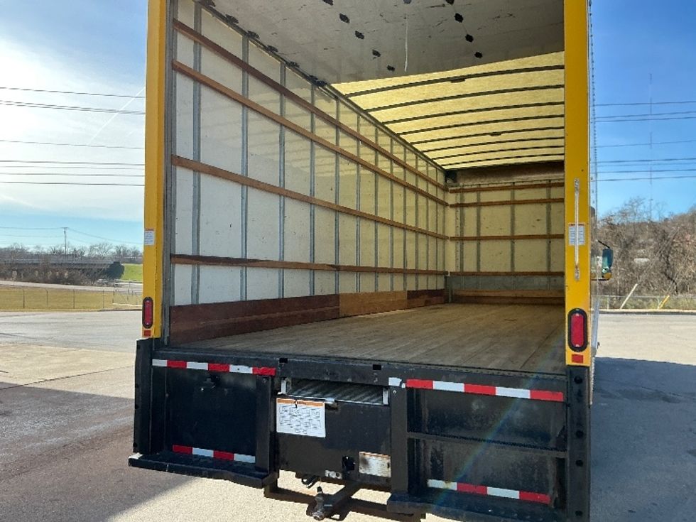 Medium Duty Box Truck-Light and Medium Duty Trucks-International-2021-MV607-Knoxville-TN-207,211\n\t\tmiles-$ 44,000 - Image 11