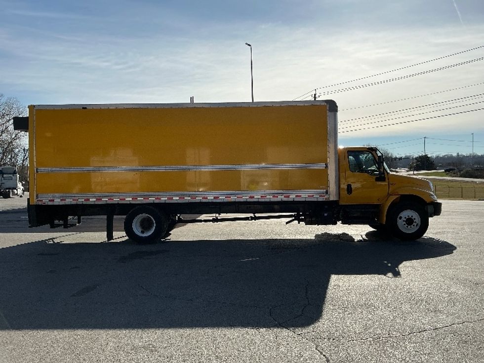 Medium Duty Box Truck-Light and Medium Duty Trucks-International-2021-MV607-Knoxville-TN-207,211\n\t\tmiles-$ 44,000 - Image 15