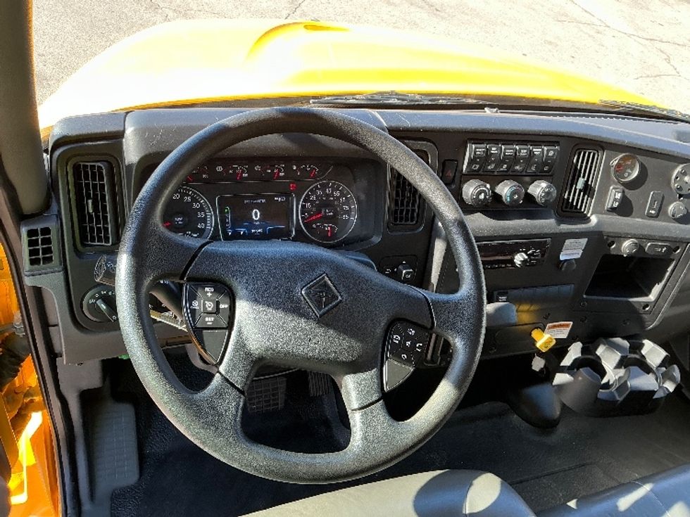 Medium Duty Box Truck-Light and Medium Duty Trucks-International-2021-MV607-Knoxville-TN-207,211\n\t\tmiles-$ 44,000 - Image 17