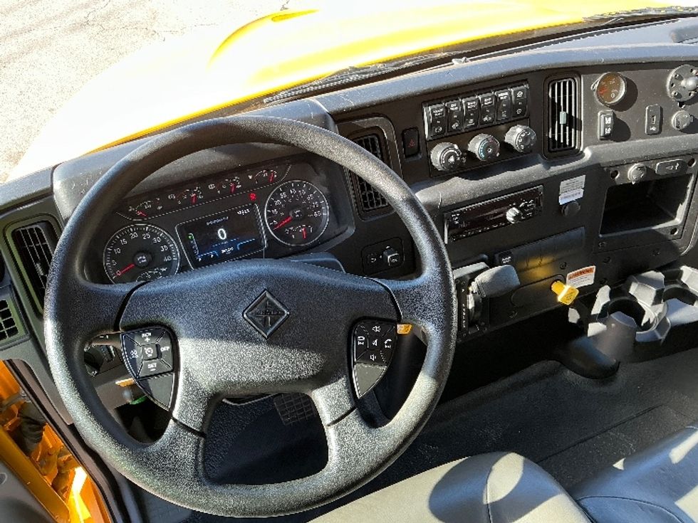 Medium Duty Box Truck-Light and Medium Duty Trucks-International-2021-MV607-Knoxville-TN-207,211\n\t\tmiles-$ 44,000 - Image 18