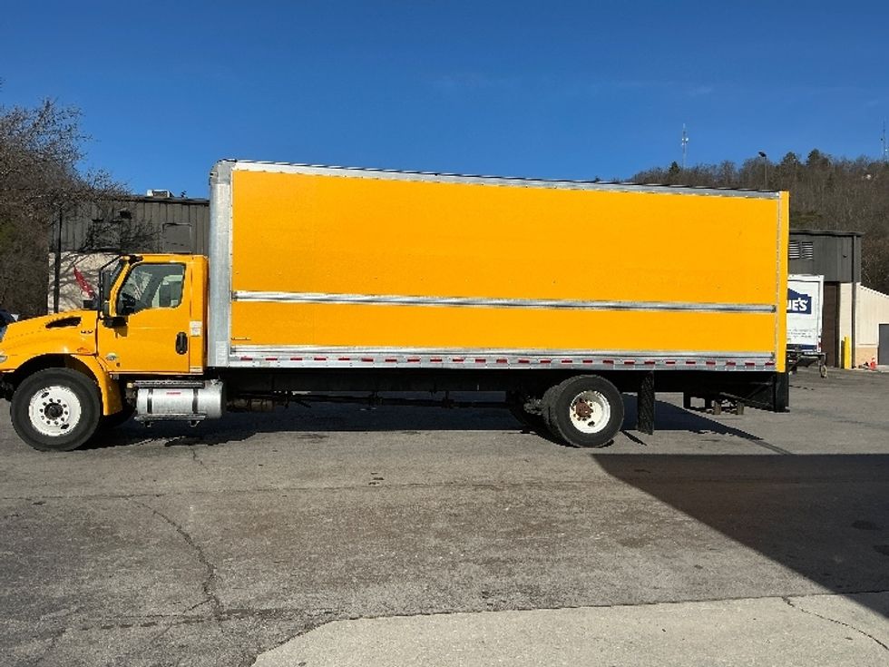 Medium Duty Box Truck-Light and Medium Duty Trucks-International-2021-MV607-Knoxville-TN-207,211\n\t\tmiles-$ 44,000 - Image 4