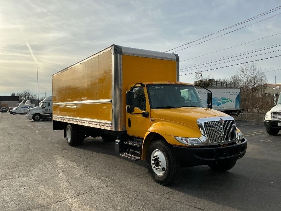 Medium Duty Box Truck-Light and Medium Duty Trucks-International-2021-MV607-Knoxville-TN-214,190\n\t\tmiles-$ 43,000 - Image 1