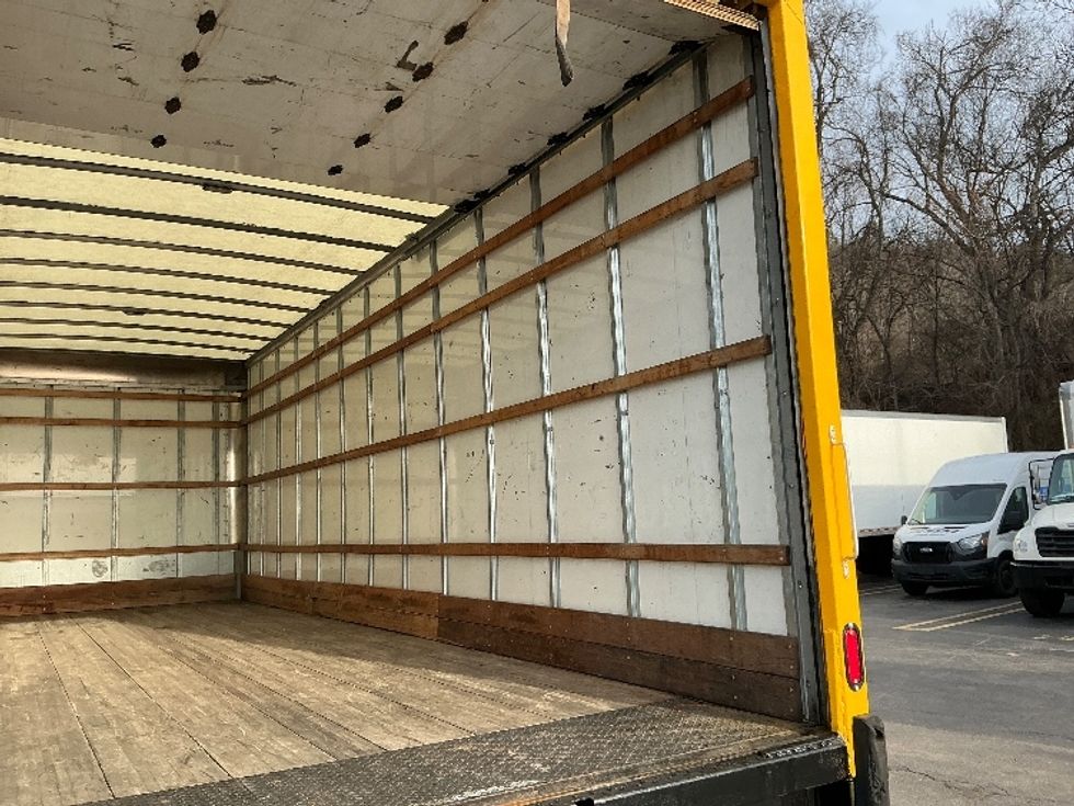 Medium Duty Box Truck-Light and Medium Duty Trucks-International-2021-MV607-Knoxville-TN-214,190\n\t\tmiles-$ 43,000 - Image 12