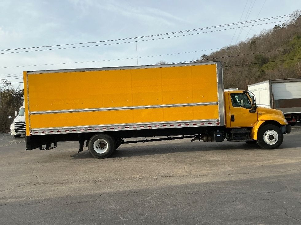 Medium Duty Box Truck-Light and Medium Duty Trucks-International-2021-MV607-Knoxville-TN-214,190\n\t\tmiles-$ 43,000 - Image 15