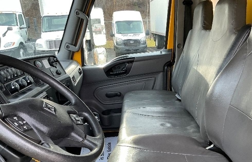 Medium Duty Box Truck-Light and Medium Duty Trucks-International-2021-MV607-Knoxville-TN-214,190\n\t\tmiles-$ 43,000 - Image 19