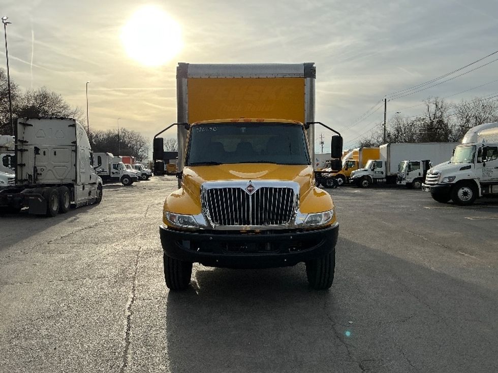 Medium Duty Box Truck-Light and Medium Duty Trucks-International-2021-MV607-Knoxville-TN-214,190\n\t\tmiles-$ 43,000 - Image 2
