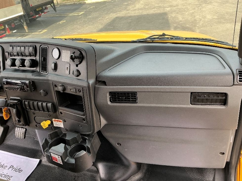 Medium Duty Box Truck-Light and Medium Duty Trucks-International-2021-MV607-Knoxville-TN-214,190\n\t\tmiles-$ 43,000 - Image 21