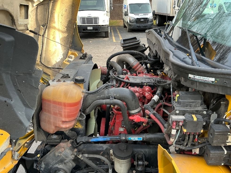 Medium Duty Box Truck-Light and Medium Duty Trucks-International-2021-MV607-Knoxville-TN-214,190\n\t\tmiles-$ 43,000 - Image 23