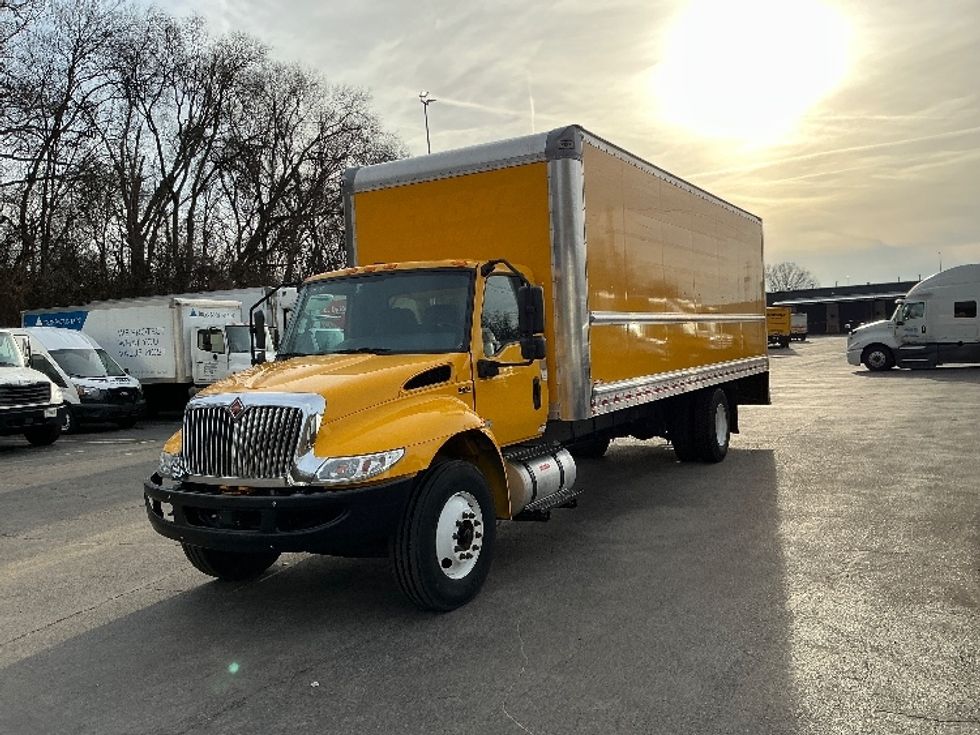 Medium Duty Box Truck-Light and Medium Duty Trucks-International-2021-MV607-Knoxville-TN-214,190\n\t\tmiles-$ 43,000 - Image 3