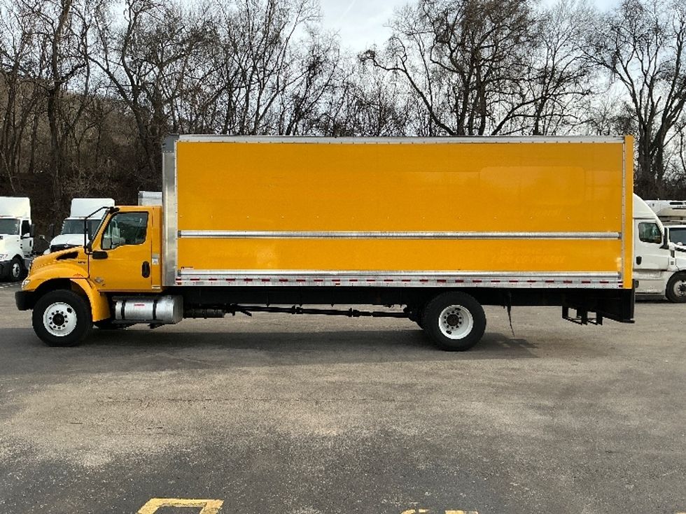 Medium Duty Box Truck-Light and Medium Duty Trucks-International-2021-MV607-Knoxville-TN-214,190\n\t\tmiles-$ 43,000 - Image 4