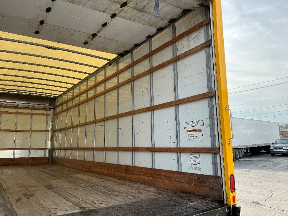 Medium Duty Box Truck-Light and Medium Duty Trucks-International-2021-MV607-Knoxville-TN-219,741\n\t\tmiles-$ 42,000 - Image 12