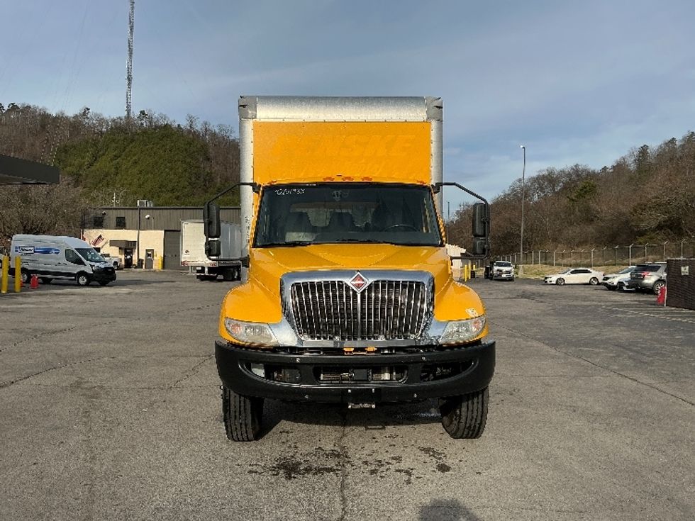 Medium Duty Box Truck-Light and Medium Duty Trucks-International-2021-MV607-Knoxville-TN-219,741\n\t\tmiles-$ 42,000 - Image 2