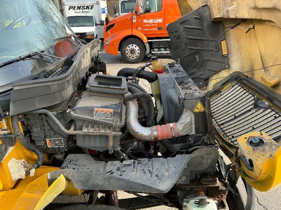 Medium Duty Box Truck-Light and Medium Duty Trucks-International-2021-MV607-Knoxville-TN-219,741\n\t\tmiles-$ 42,000 - Image 23