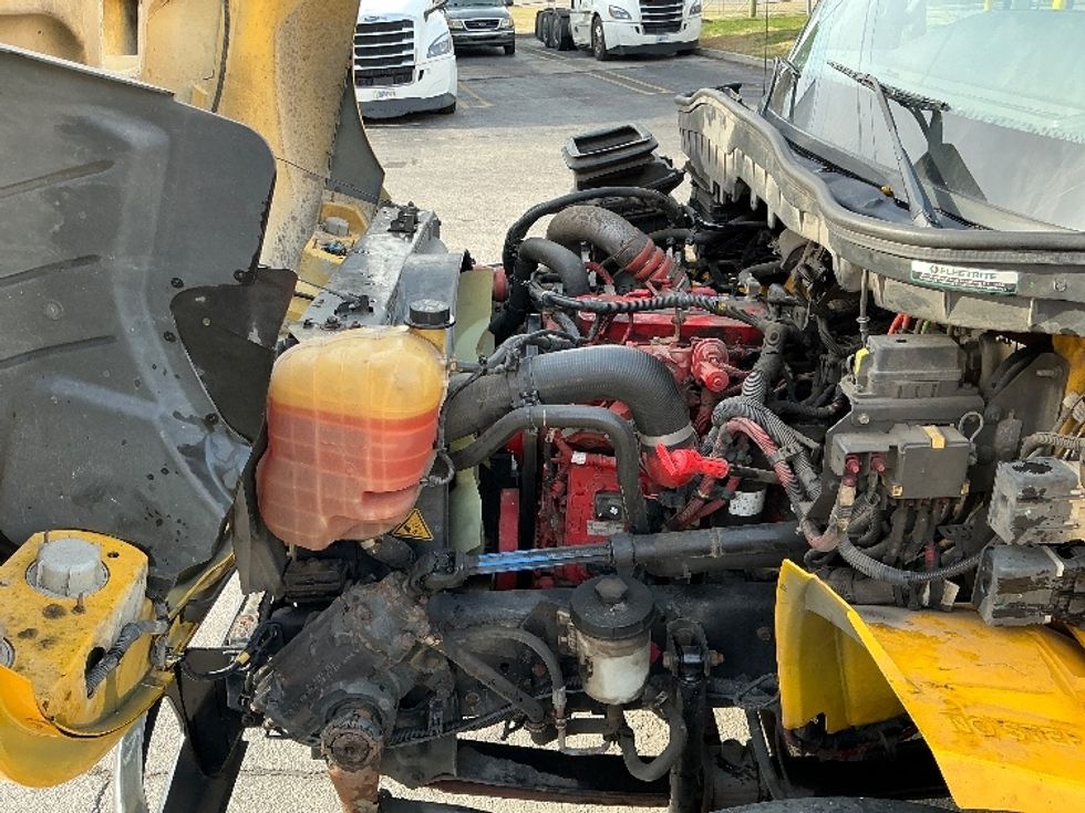 Medium Duty Box Truck-Light and Medium Duty Trucks-International-2021-MV607-Knoxville-TN-219,741\n\t\tmiles-$ 42,000 - Image 24