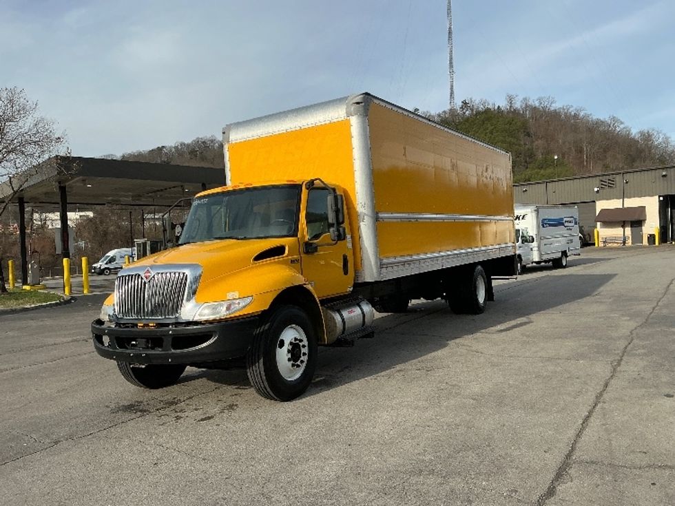 Medium Duty Box Truck-Light and Medium Duty Trucks-International-2021-MV607-Knoxville-TN-219,741\n\t\tmiles-$ 42,000 - Image 3