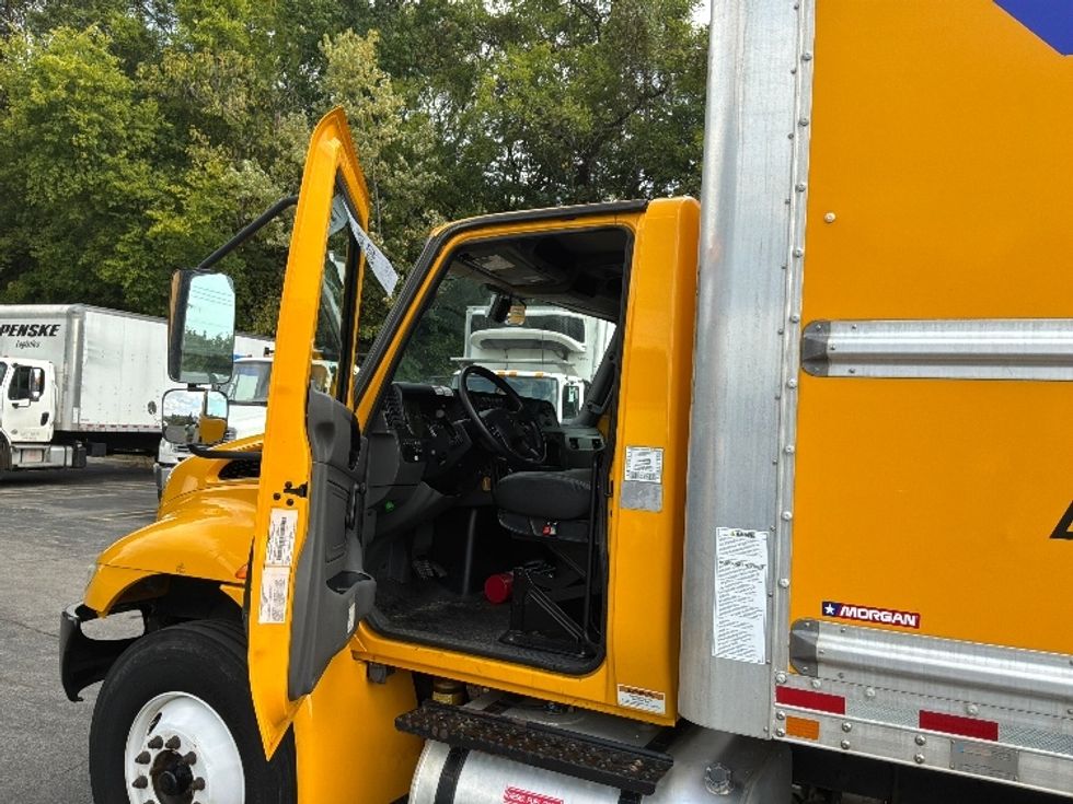 Medium Duty Box Truck-Light and Medium Duty Trucks-International-2021-MV607-Knoxville-TN-229,125\n\t\tmiles-$ 38,000 - Image 16