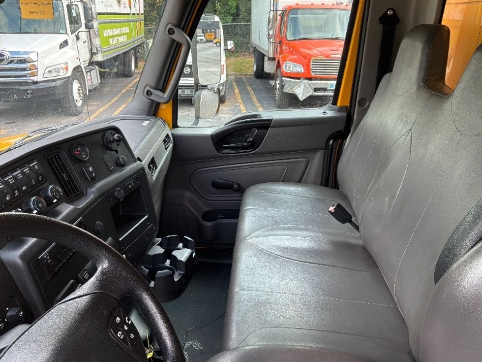 Medium Duty Box Truck-Light and Medium Duty Trucks-International-2021-MV607-Knoxville-TN-229,125\n\t\tmiles-$ 38,000 - Image 19
