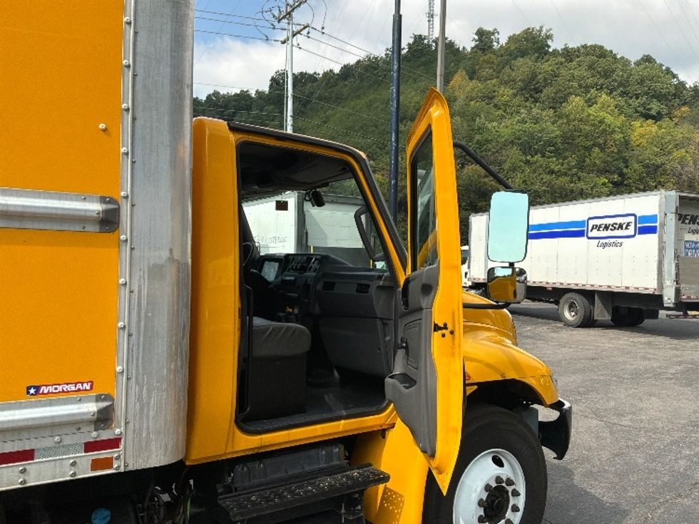 Medium Duty Box Truck-Light and Medium Duty Trucks-International-2021-MV607-Knoxville-TN-229,125\n\t\tmiles-$ 38,000 - Image 20