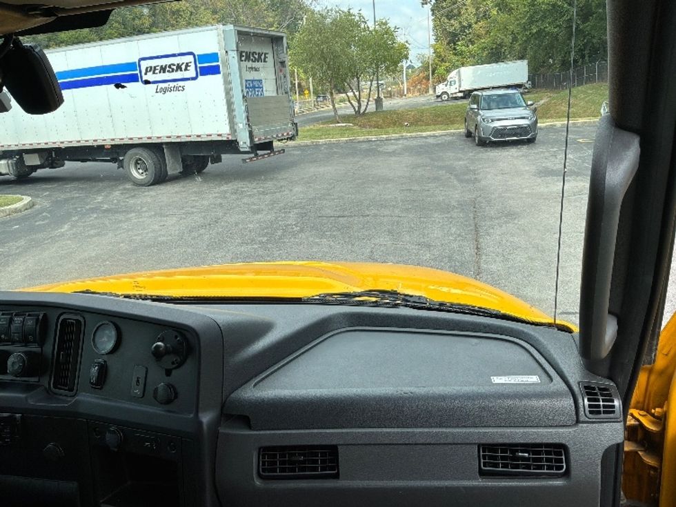 Medium Duty Box Truck-Light and Medium Duty Trucks-International-2021-MV607-Knoxville-TN-229,125\n\t\tmiles-$ 38,000 - Image 21