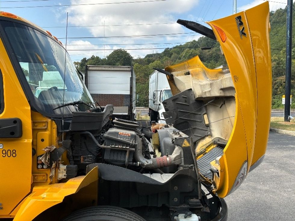 Medium Duty Box Truck-Light and Medium Duty Trucks-International-2021-MV607-Knoxville-TN-229,125\n\t\tmiles-$ 38,000 - Image 23
